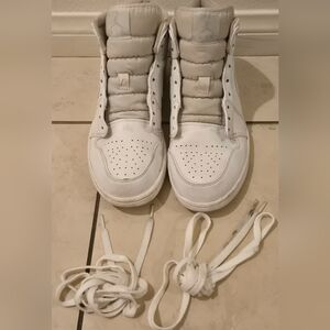 Nike Air Jordan 1 Retro Mid Men 10.5US 554724-104 White